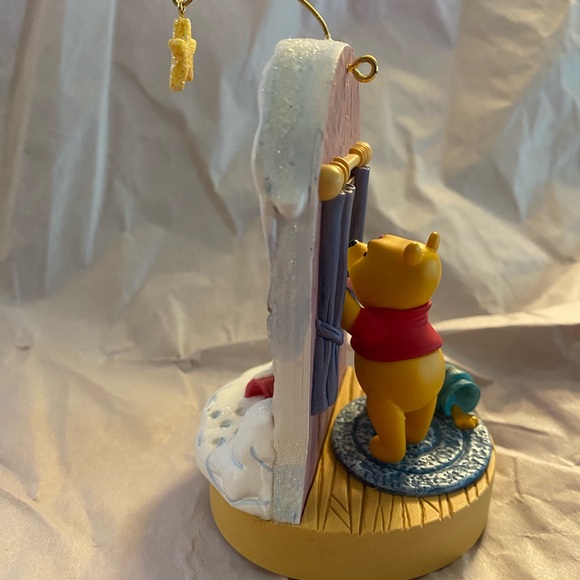 Hallmark Ornament - Lucky Star Winnie the Pooh Collection - Picture 5 of 5
